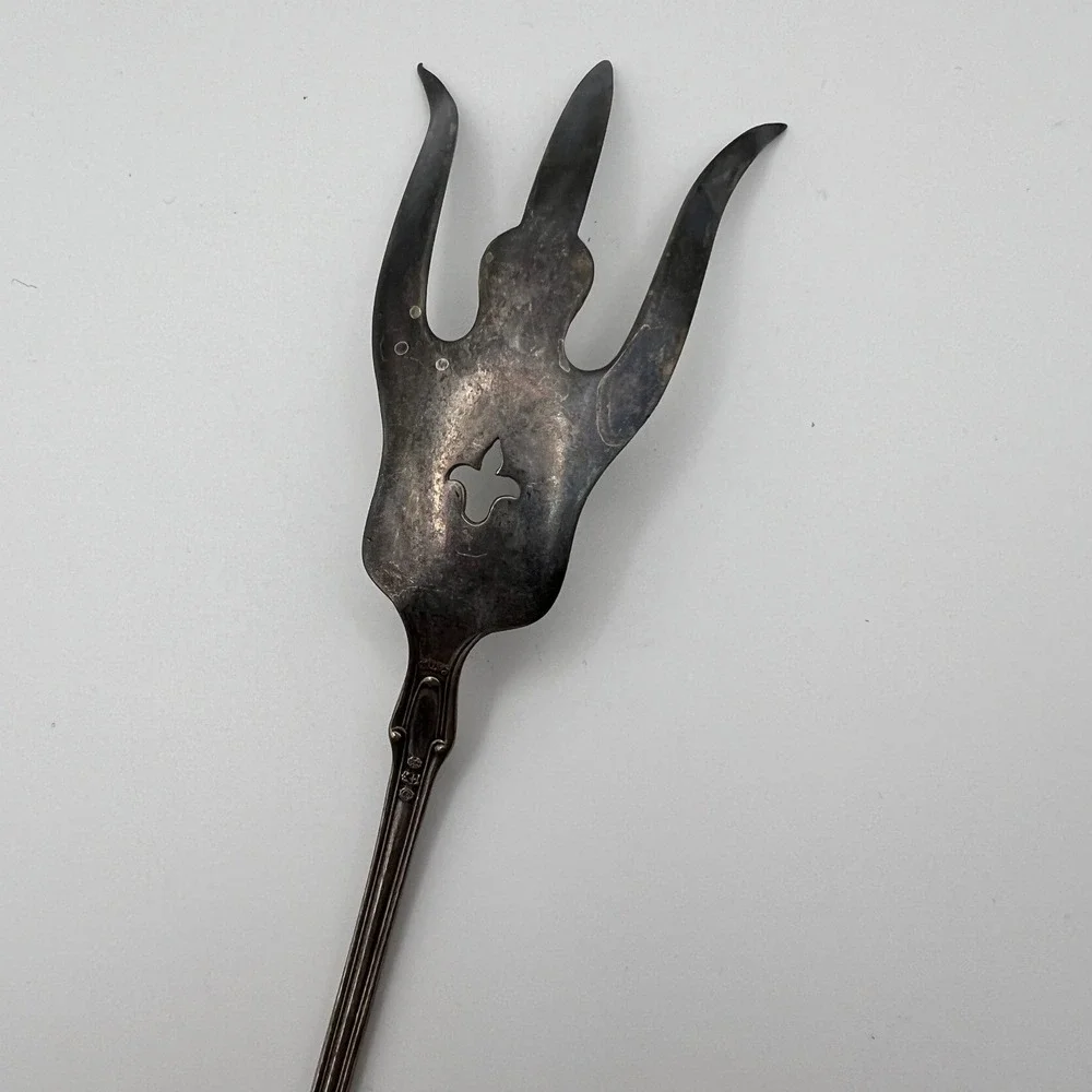 Gorham Norfolk Lettuce Serving Fork Sterling Silver 9in Silver Good Antique 1903